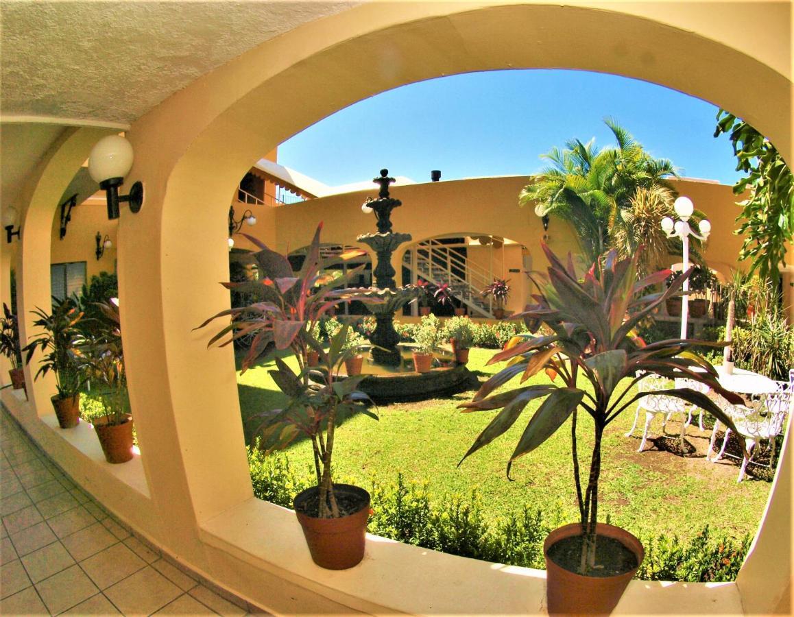 Hotel America Colima Extérieur photo